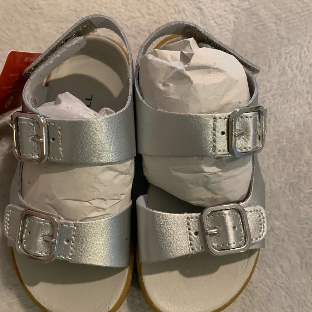 New In Box Toddler Girls 7.5M Regular Merrell Bare Steps‎ Silver Sandals Shoes